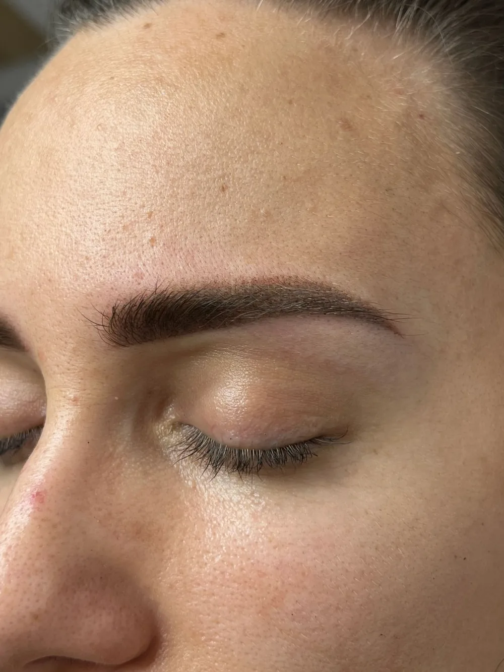 Cejas naturales pelo a pelo · micropigmentación en Alcalá de Henares